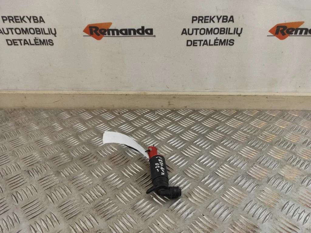 Lukturu apskalošanas šķidruma sūknis