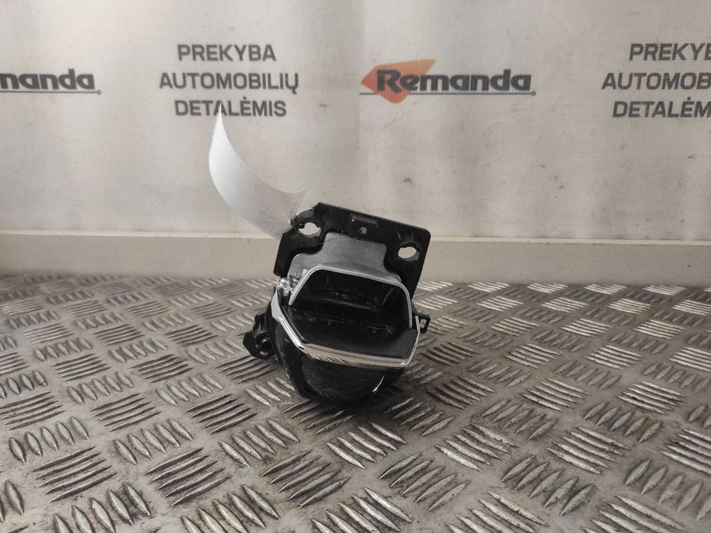 Priekinio žibinto detalė
