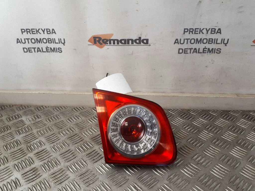 Tailgate rear/tail lights – Volkswagen Jetta V (2005-2010)