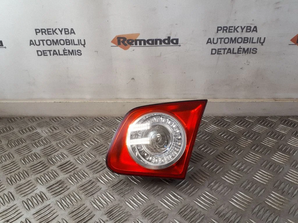 Tailgate rear/tail lights – Volkswagen Jetta V (2005-2010)