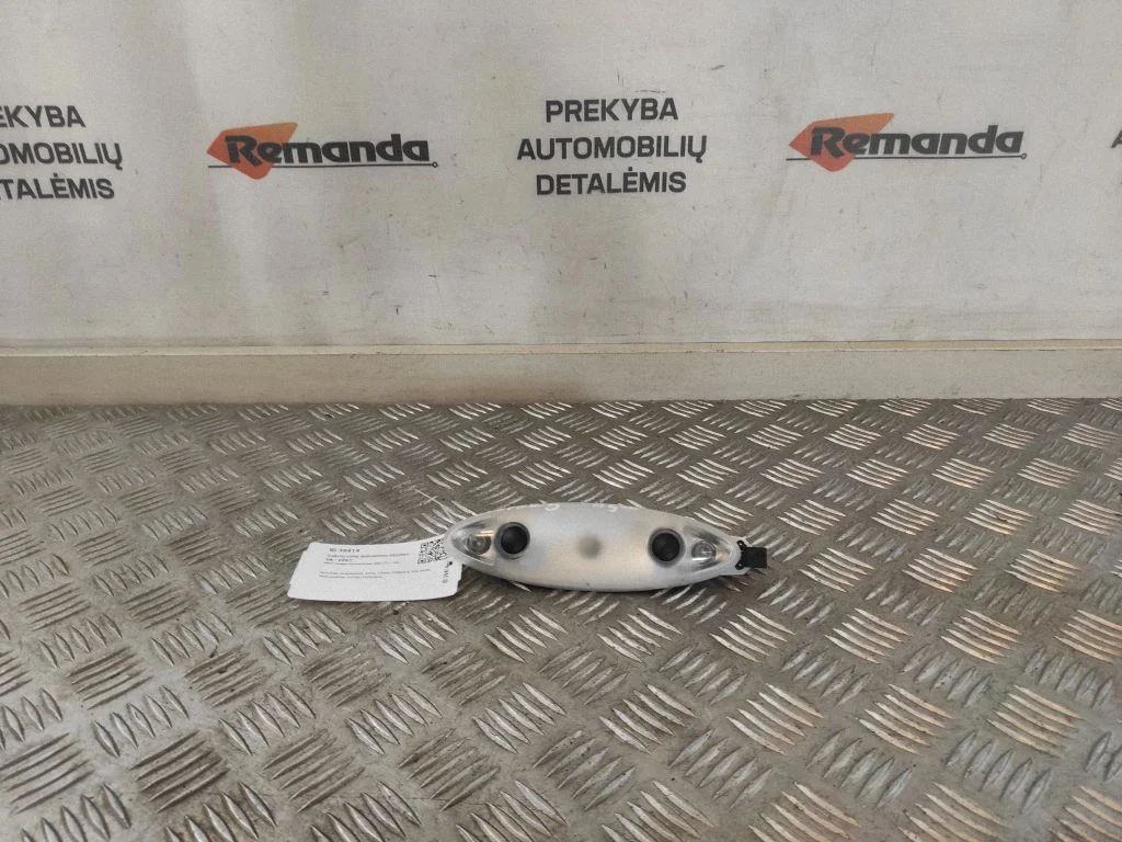 Aizmugurējo sēdvietu apgaismojuma lukturis 63319219142