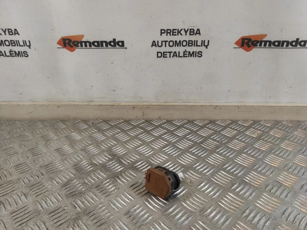 Žibintų aukščio reguliavimo varikliukas