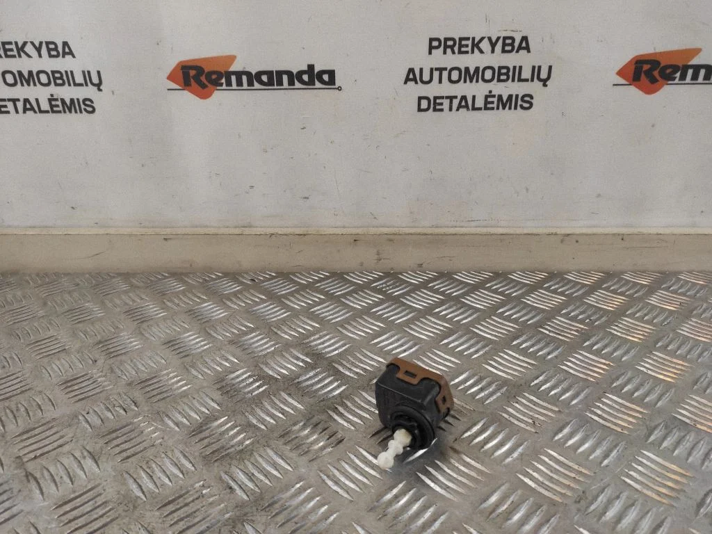 Žibintų aukščio reguliavimo varikliukas