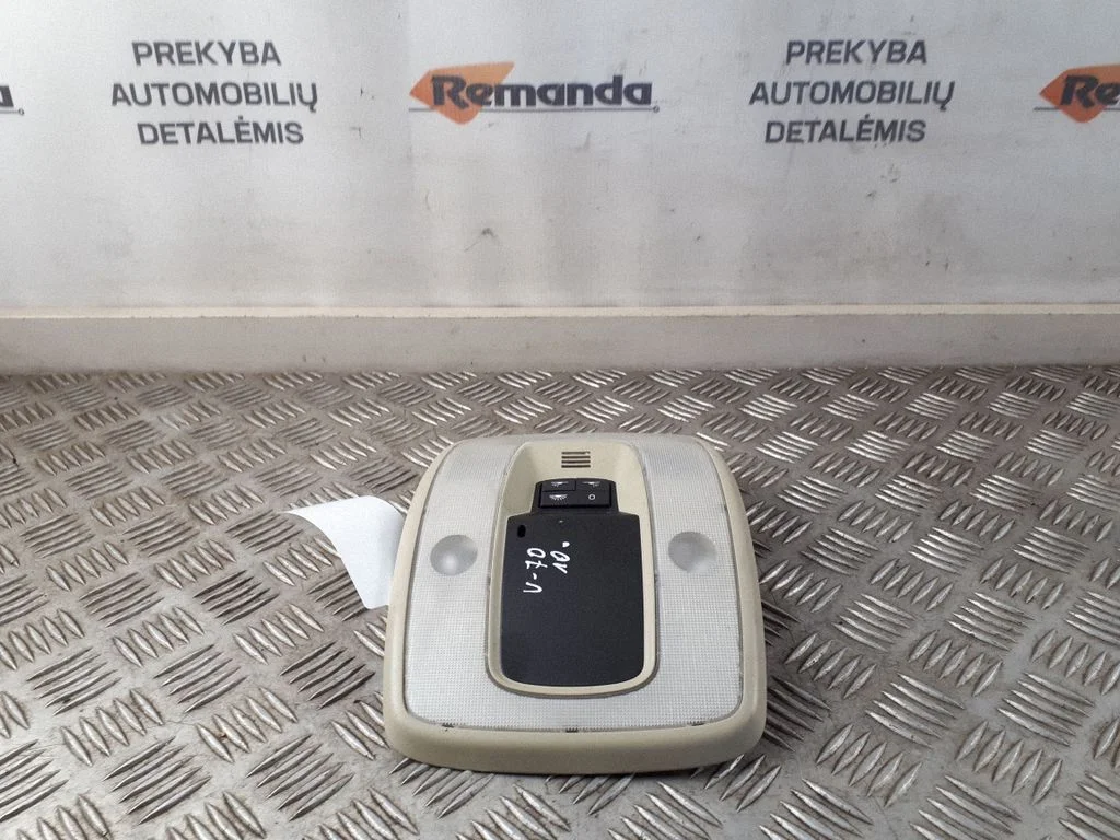 Priekšējo sēdvietu apgaismojuma lukturis 39806293
