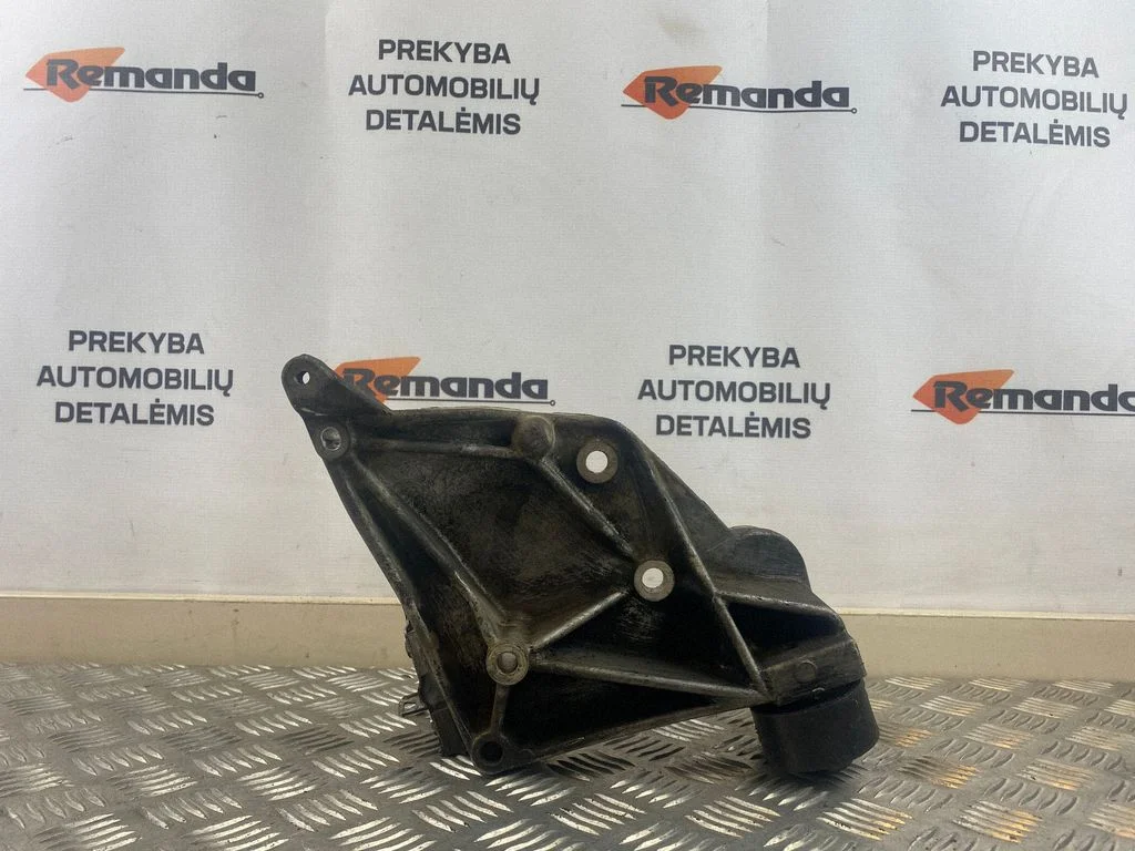 Oro kondicionieriaus kompresoriaus kronšteinas