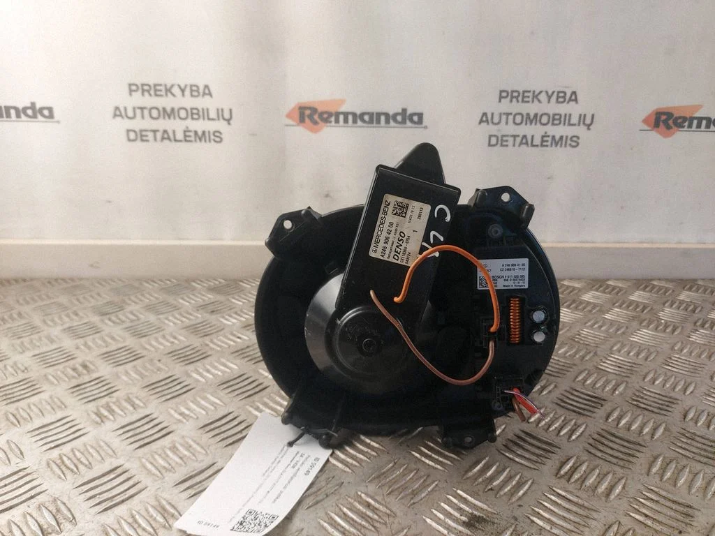 Krāsniņas ventilators/pūtējs – Mercedes-Benz CLA klase C117 X117 W117 (2013-2019)