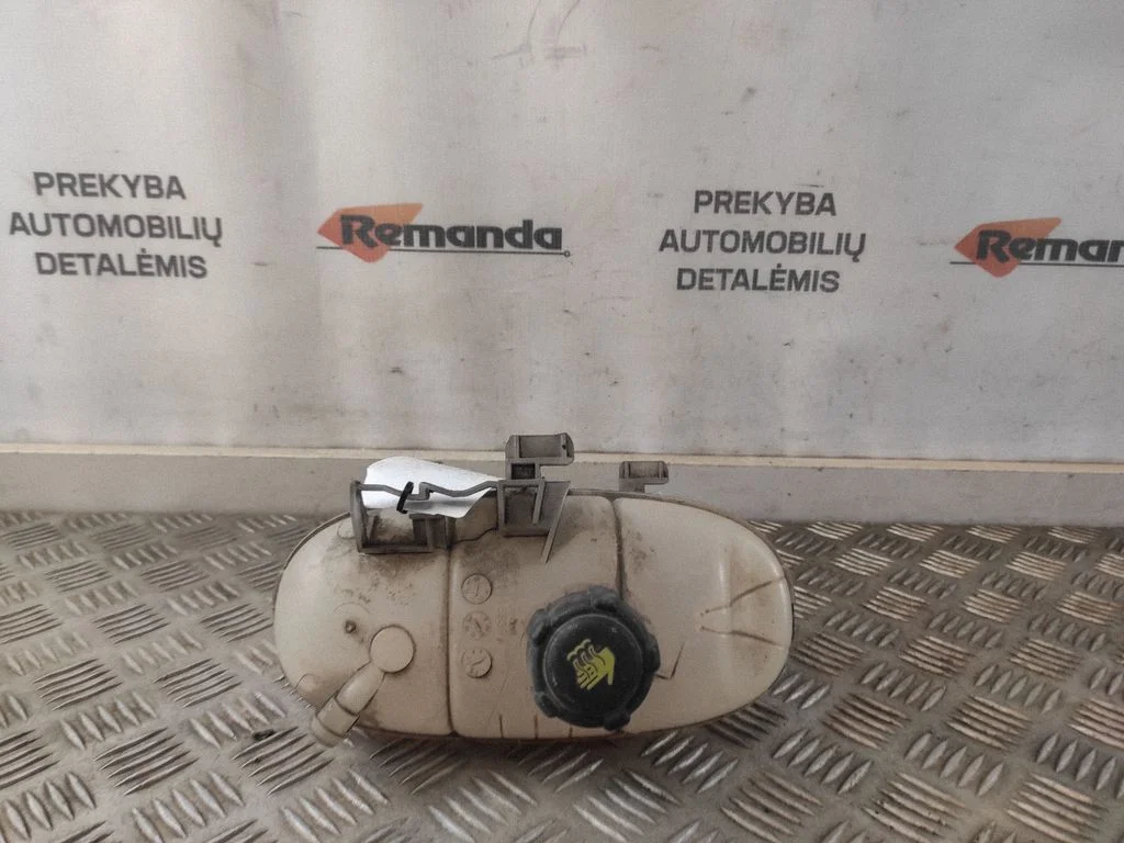 Coolant expansion tank/reservoir – Opel Vivaro (2014-2018)
