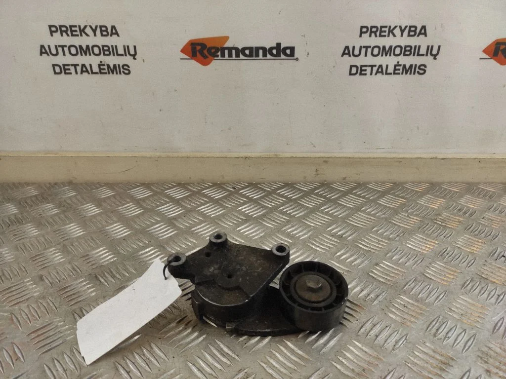 Siksnas spriegotājs