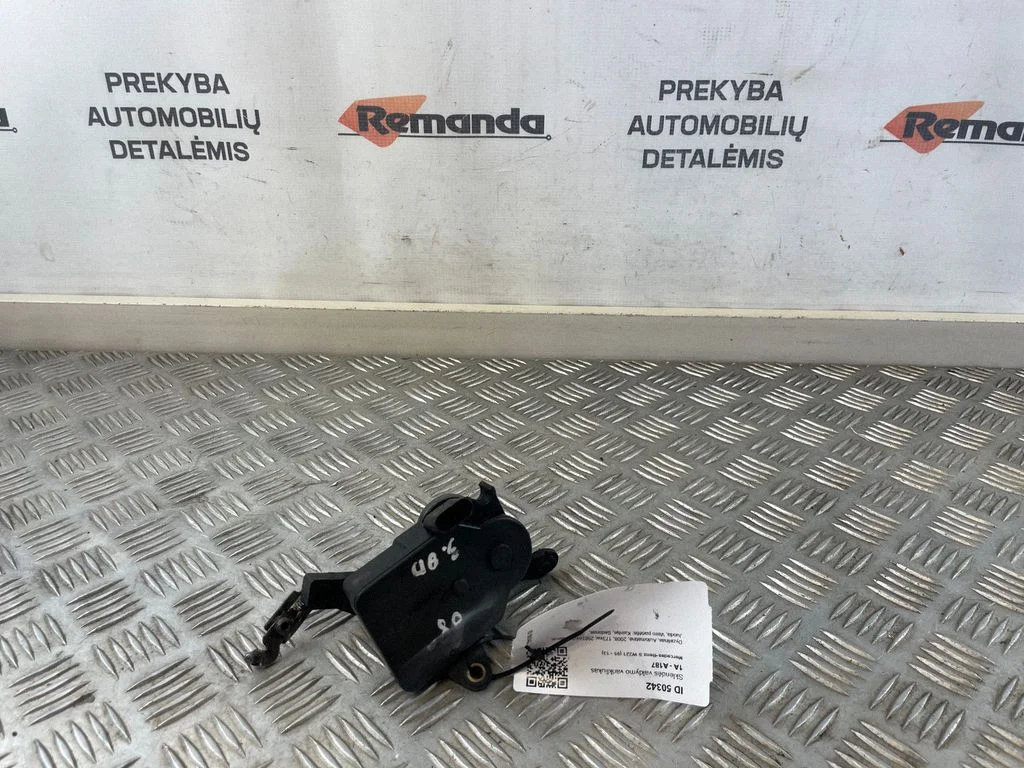 Sklendės valdymo varikliukas