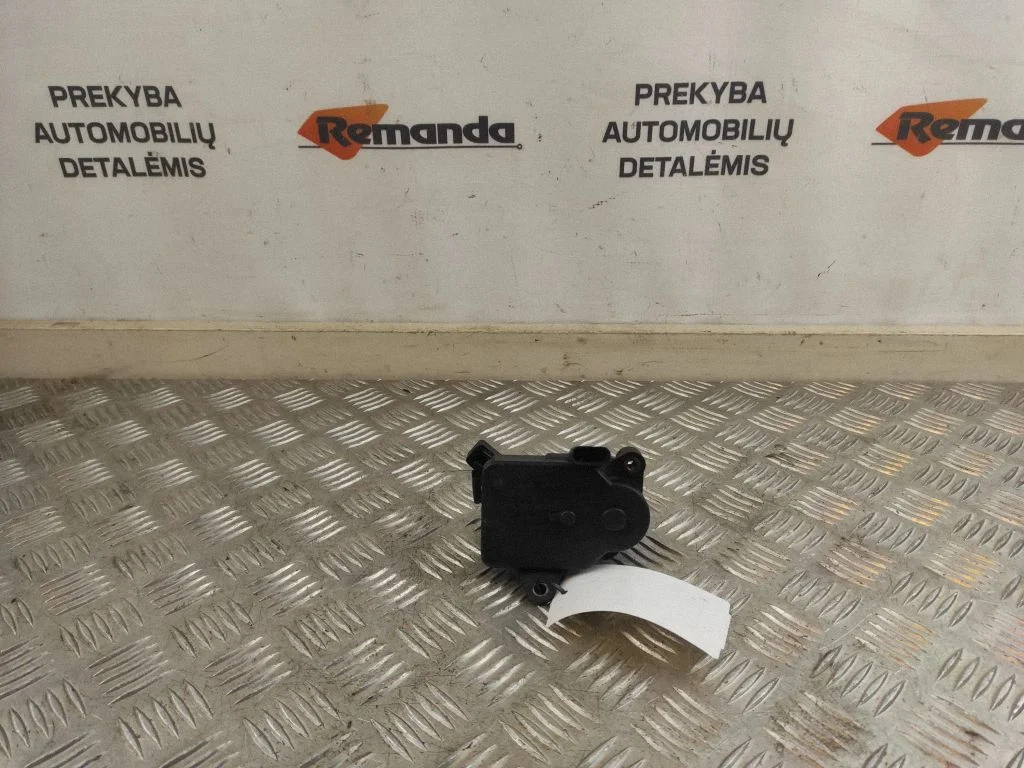 Sklendės valdymo varikliukas