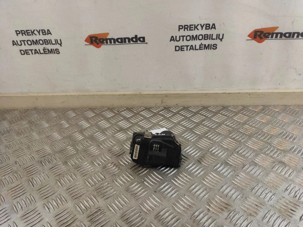 Sklendės valdymo varikliukas
