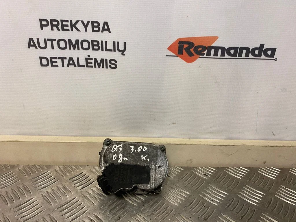 Sklendės valdymo varikliukas