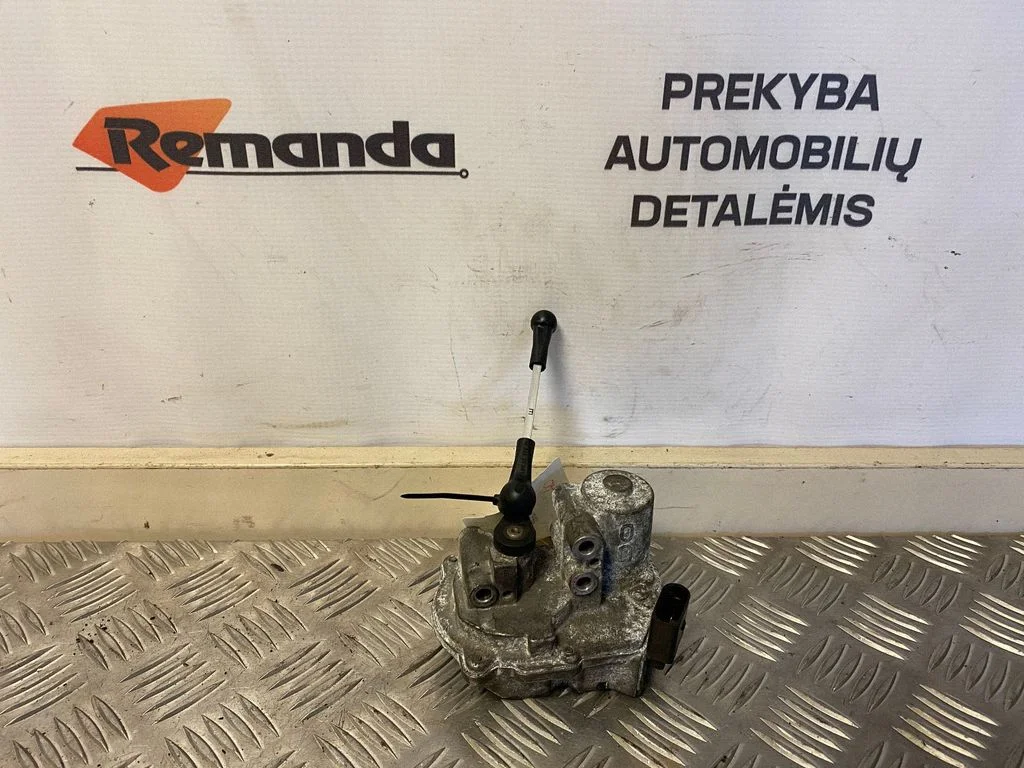 Sklendės valdymo varikliukas