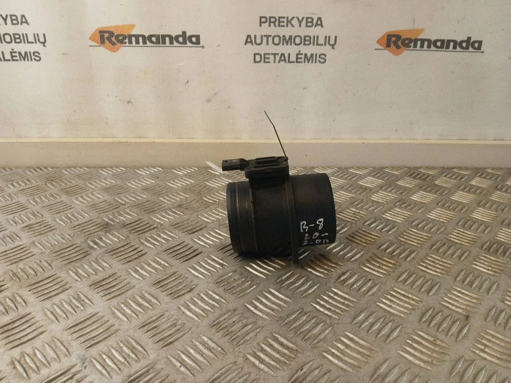 Przepływomierz powietrza 05L906461B