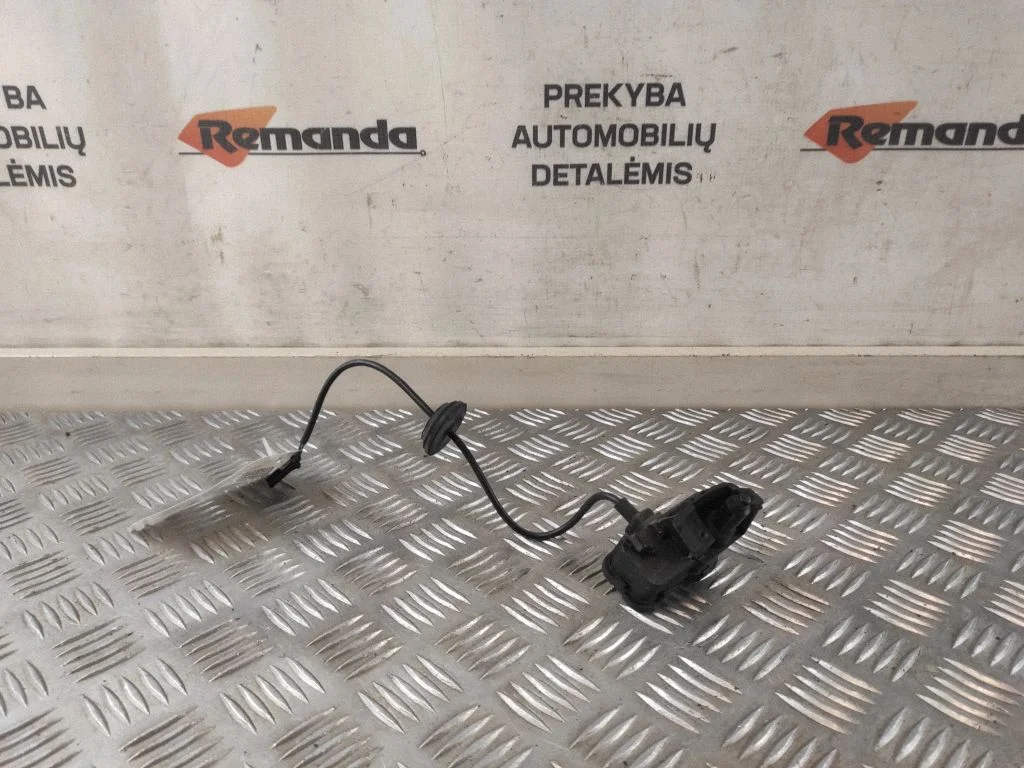 Degalų bako dangtelio spyna