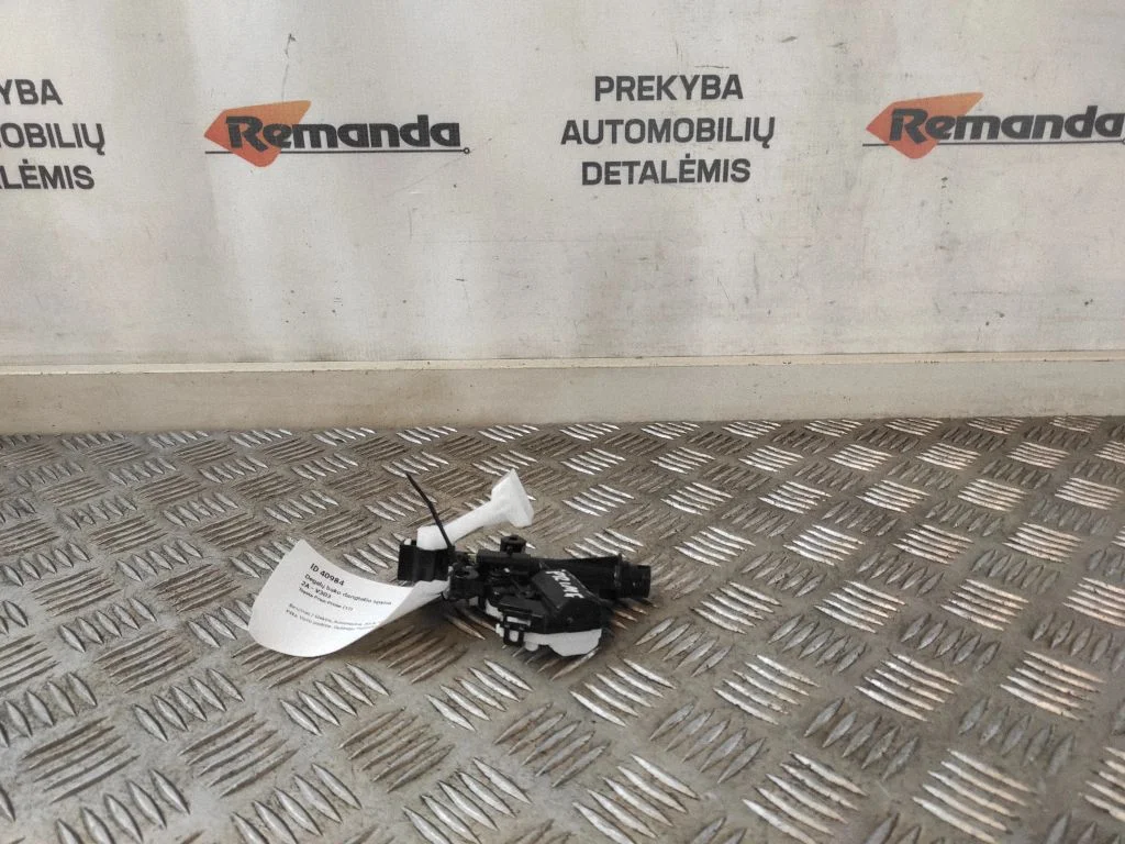 Degalų bako dangtelio spyna