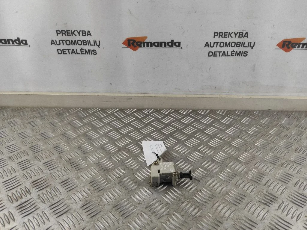 Degalų bako dangtelio spyna