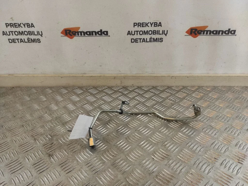 Degalų tiekimo į purkštukus vamzdelis (-iai)