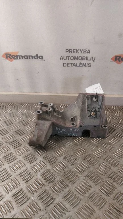Variklio tvirtinimo kronšteinas