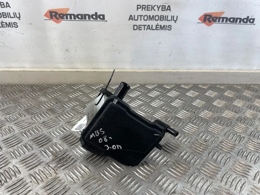 Stūres pastiprinātāja šķidruma tvertne A0004602283