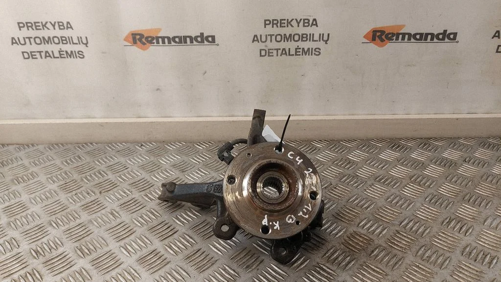Front wheel hub spindle knuckle – front left
