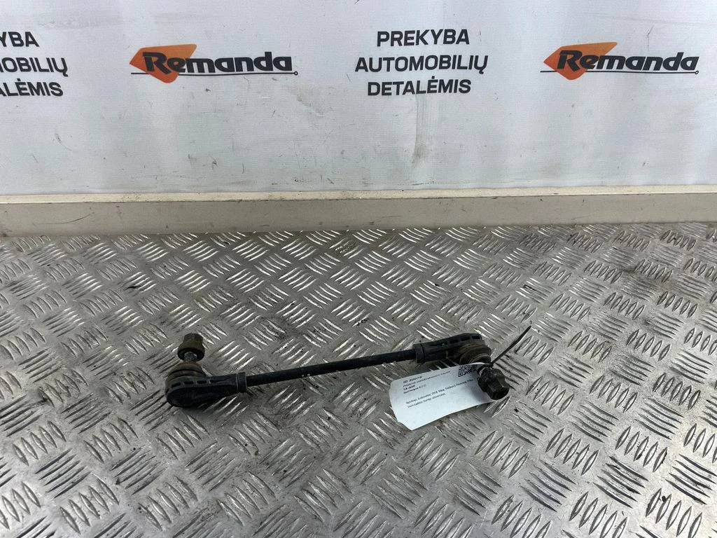 Priekinė stabilizatoriaus traukė