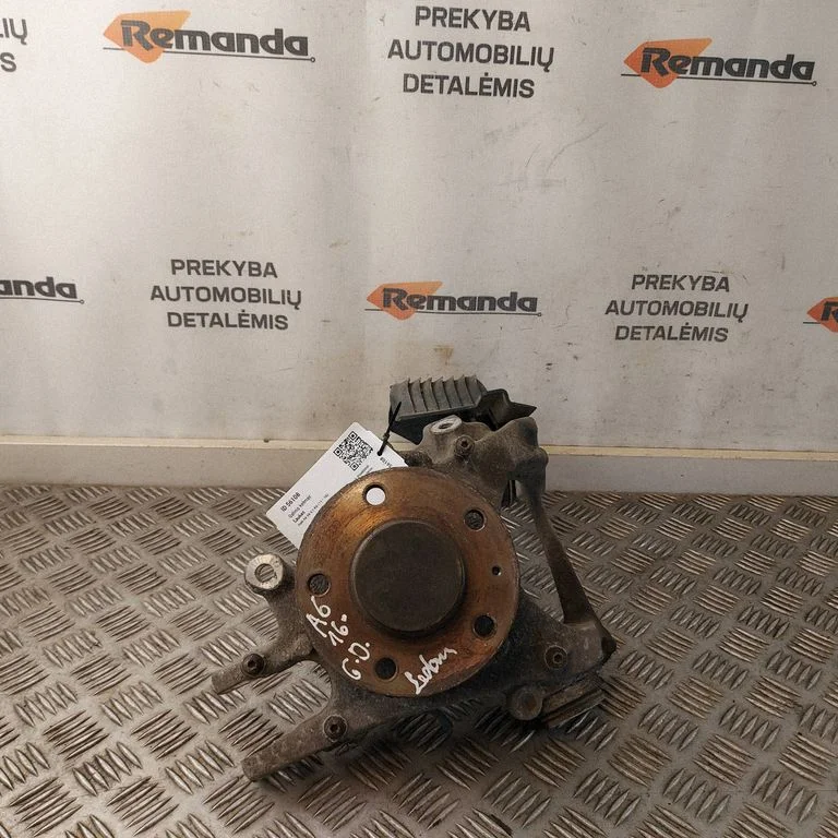 Aizmugurējais rumbas turētājs (šķautne) 8K0505432AM