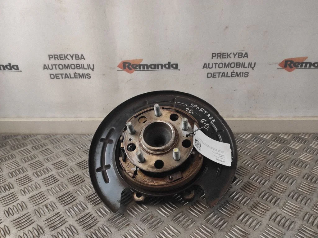 Aizmugurējais rumbas turētājs (šķautne) D7000