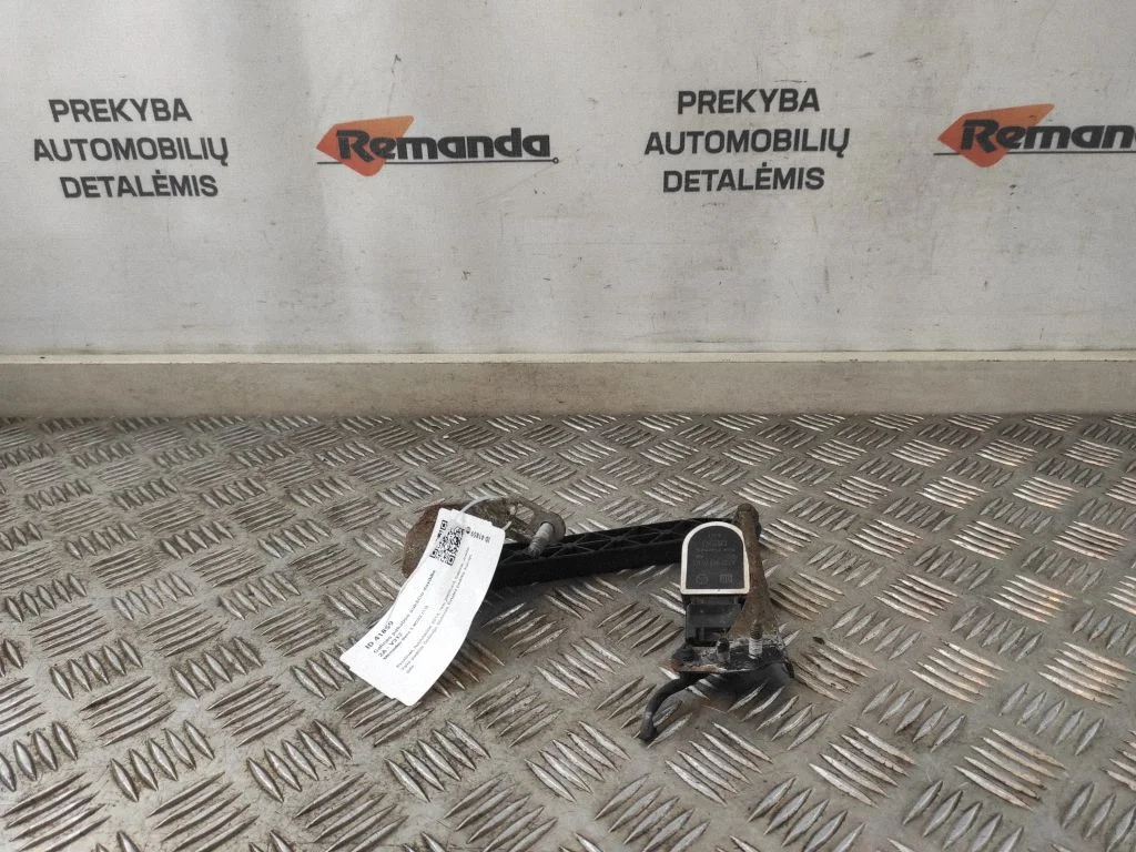 Galinės pakabos aukščio daviklis