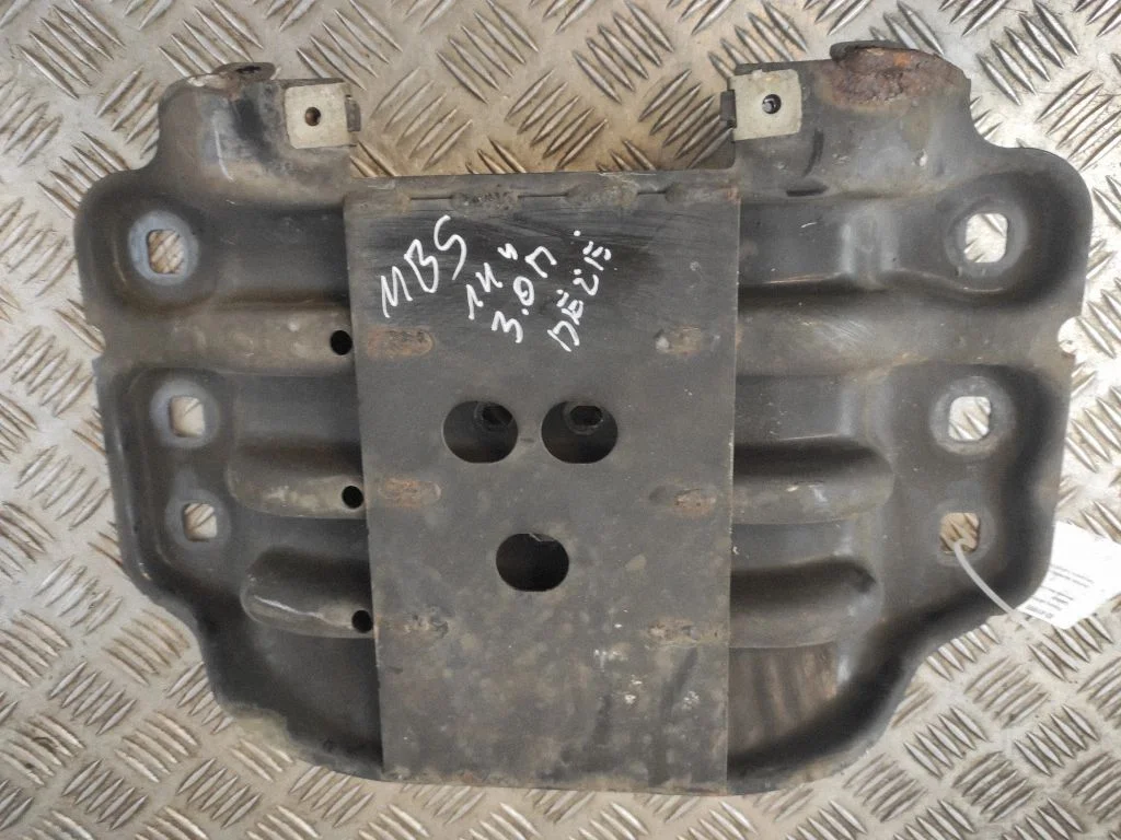 Gearbox mounting bracket A2222401602