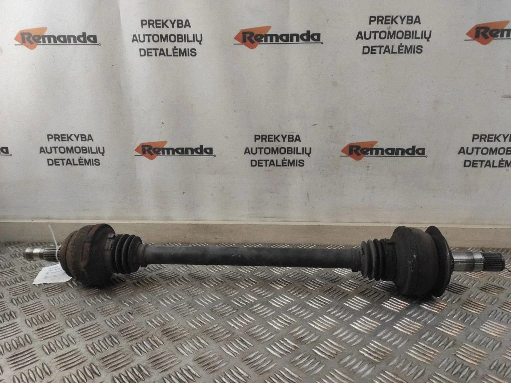 Rear driveshaft – rear right