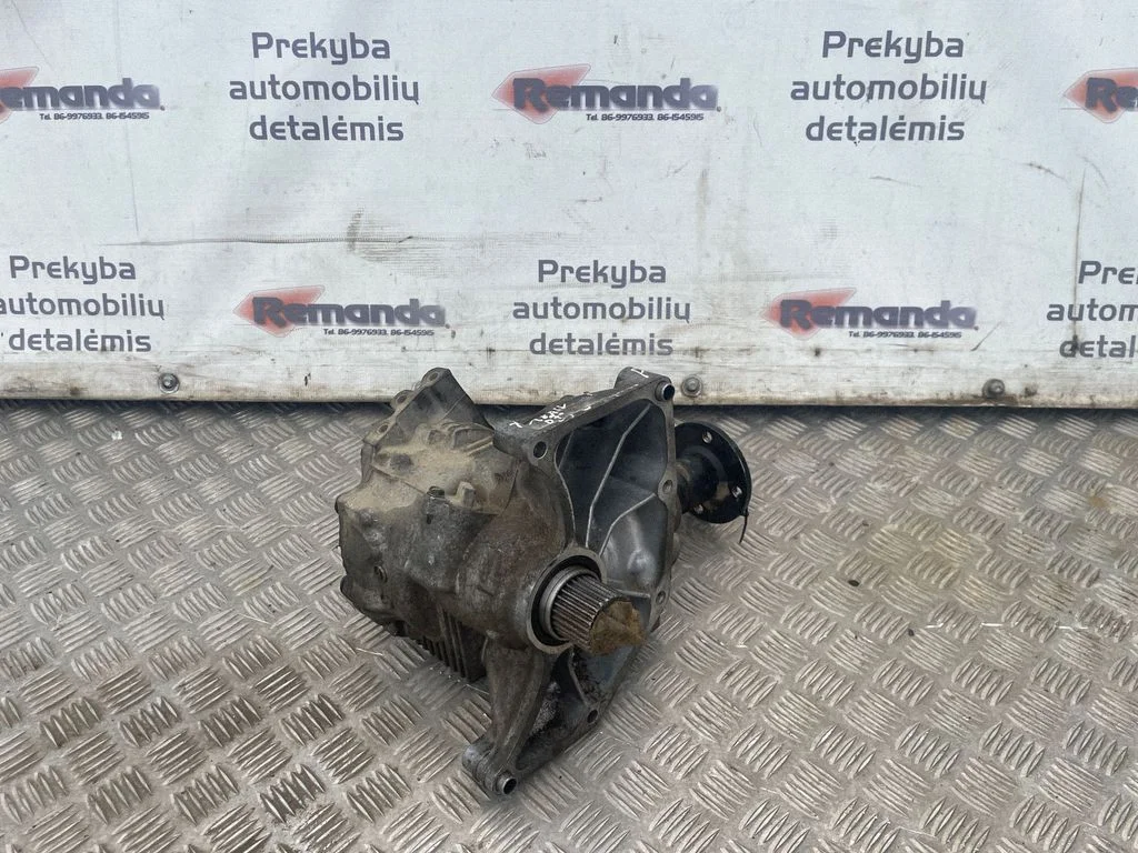 Pavarų dėžės reduktorius (razdatkė)