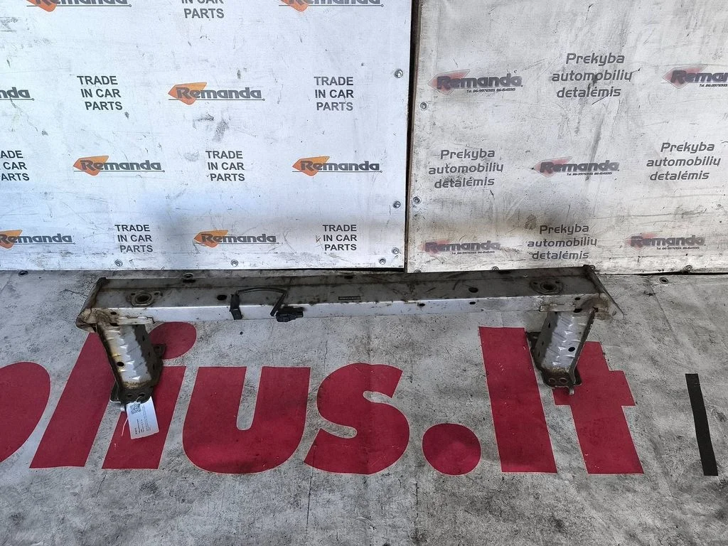 Priekšējā bampera šķērssija