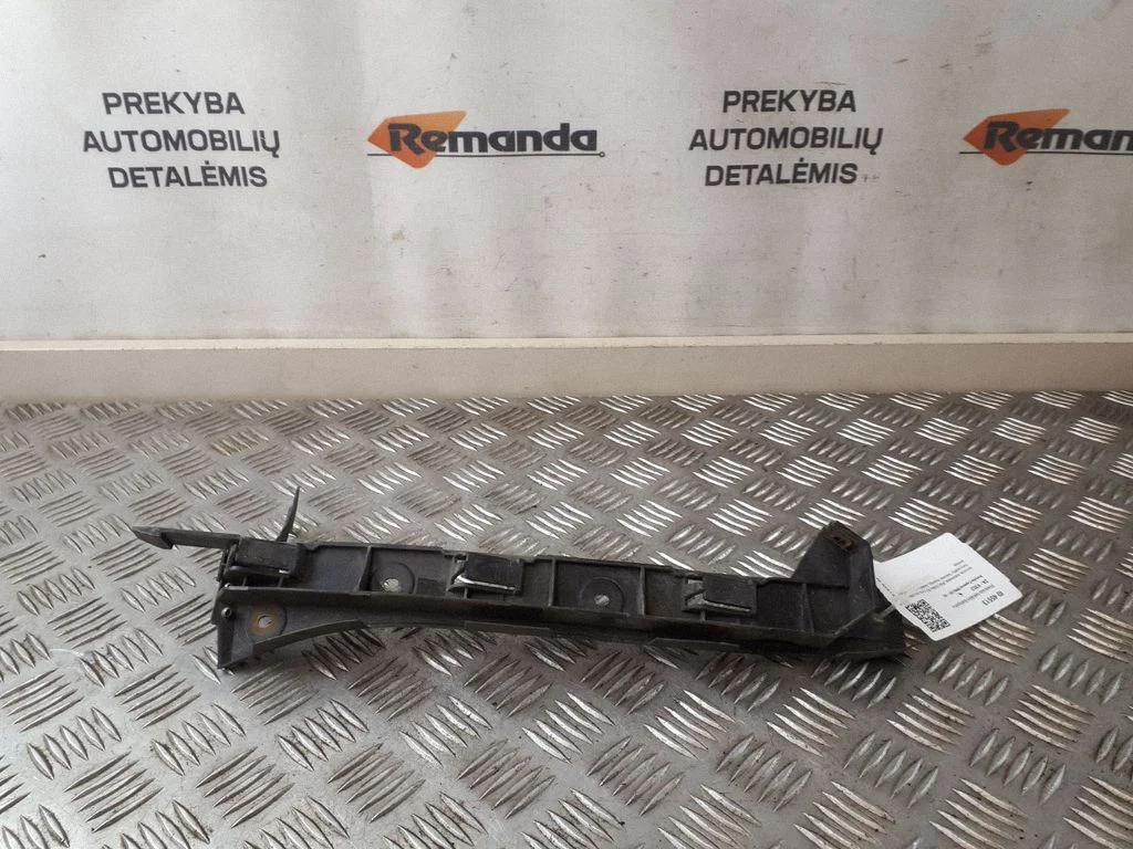 Priekšējā bampera turētājs L5807184