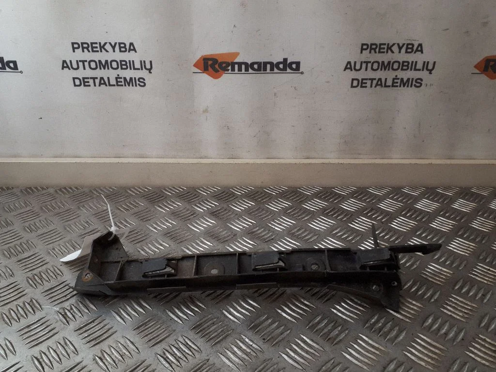 Priekšējā bampera turētājs L5807183L