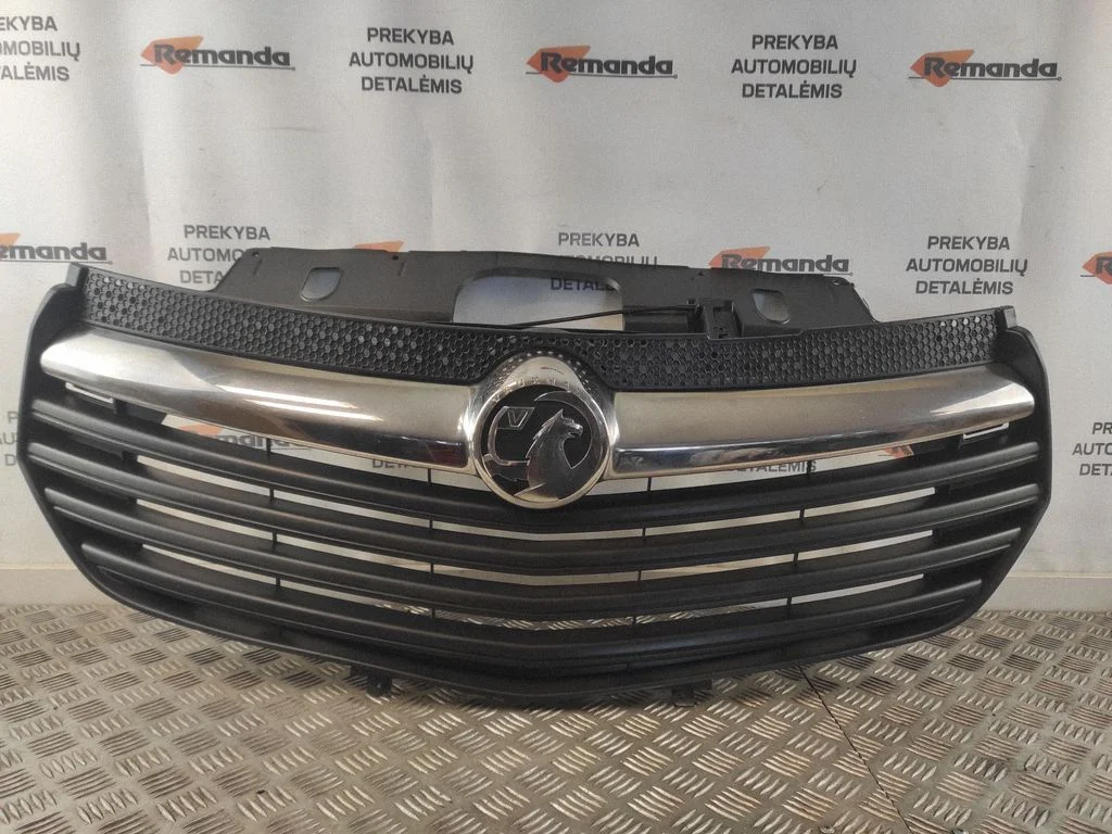 Front bumper upper radiator grill – Opel Vivaro (2014-2018)