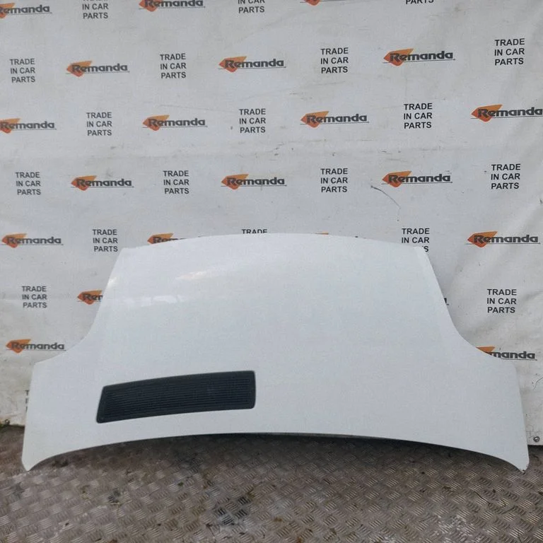 Engine bonnet/hood – front