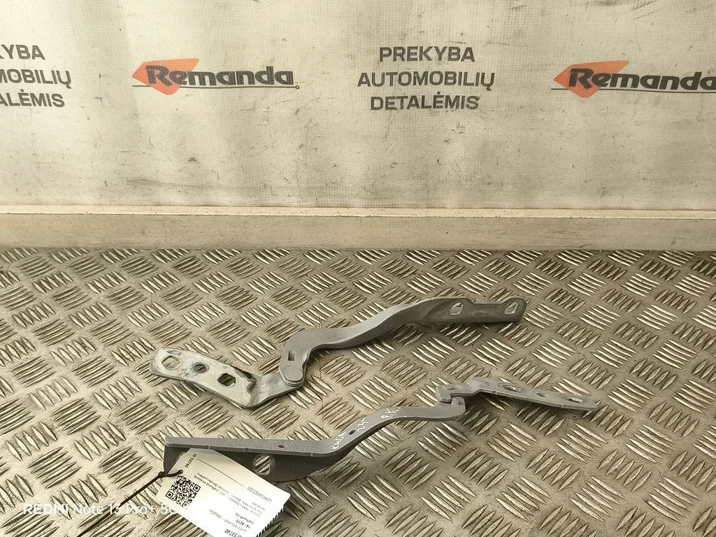 Engine bonnet/hood hinges LJ6BS16801A