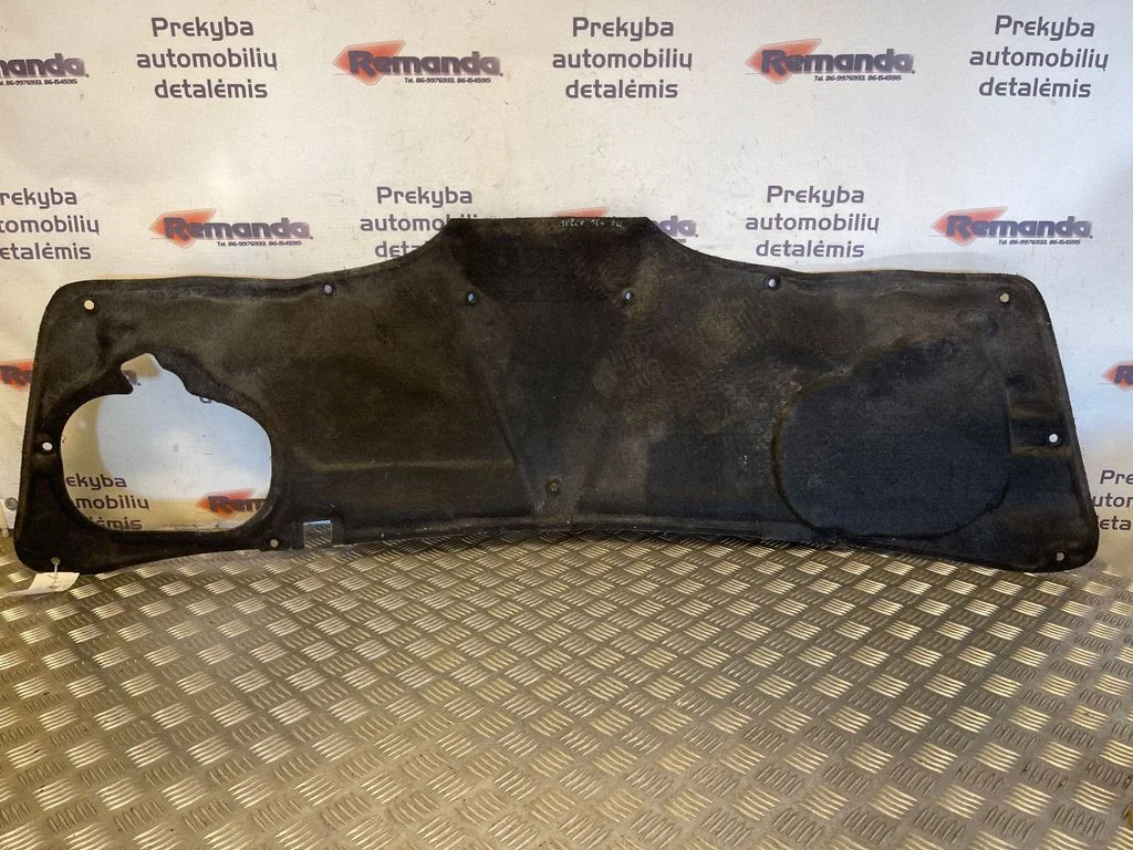 Garso izoliacija variklio dangčio