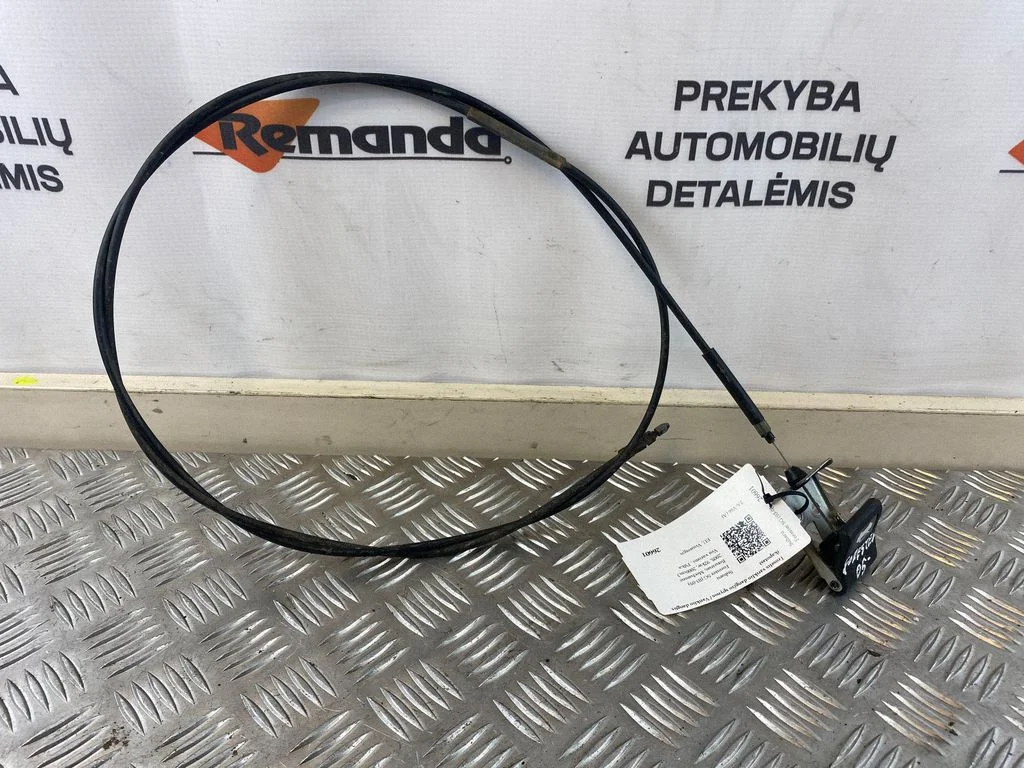 Motora pārsega slēdzenes atvēršanas trose