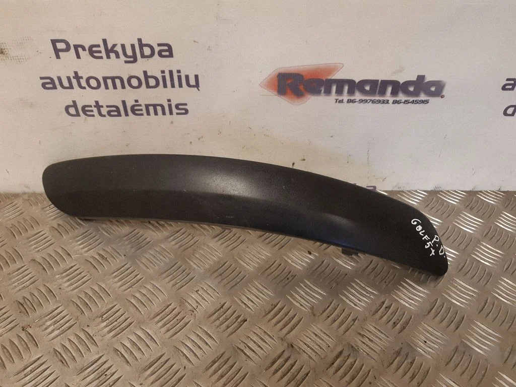 Apatinė bamperio dalis