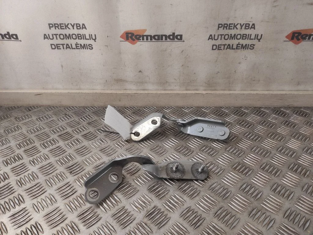 Tailgate/trunk/boot hinge LJ6BS42900AB
