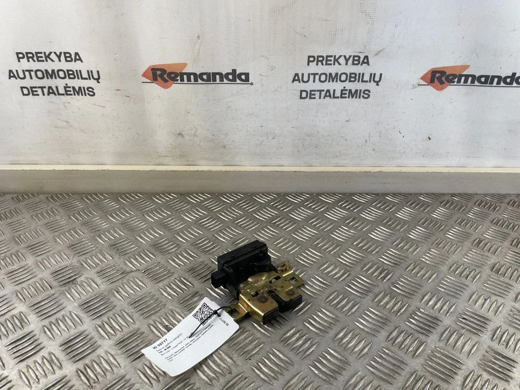 Aizmugurējā vāka slēdzene 7154656