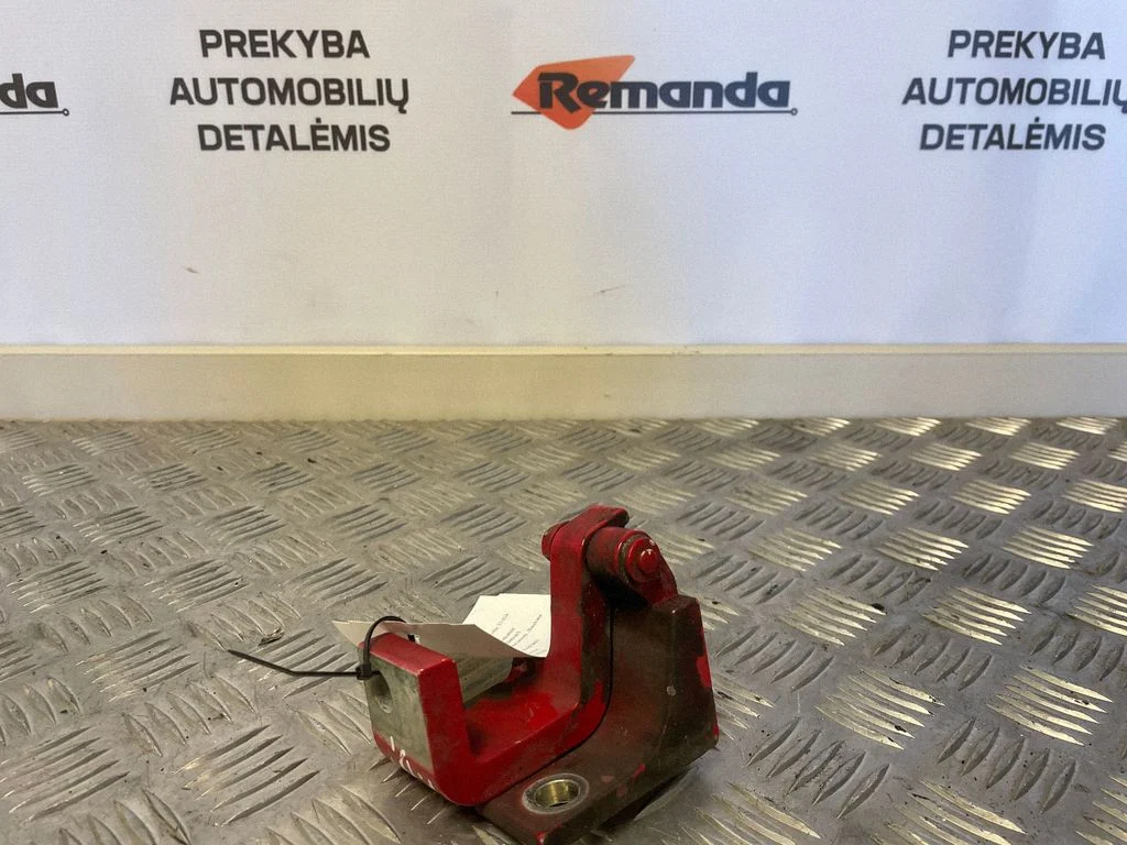 Priekšējā augšējā eņģe – priekšējā labā