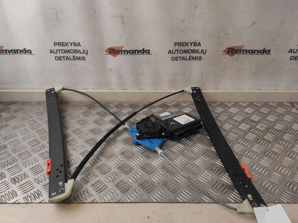 Priekšējā el. loga pacēlāja mehānisma komplekts 3D2959792A