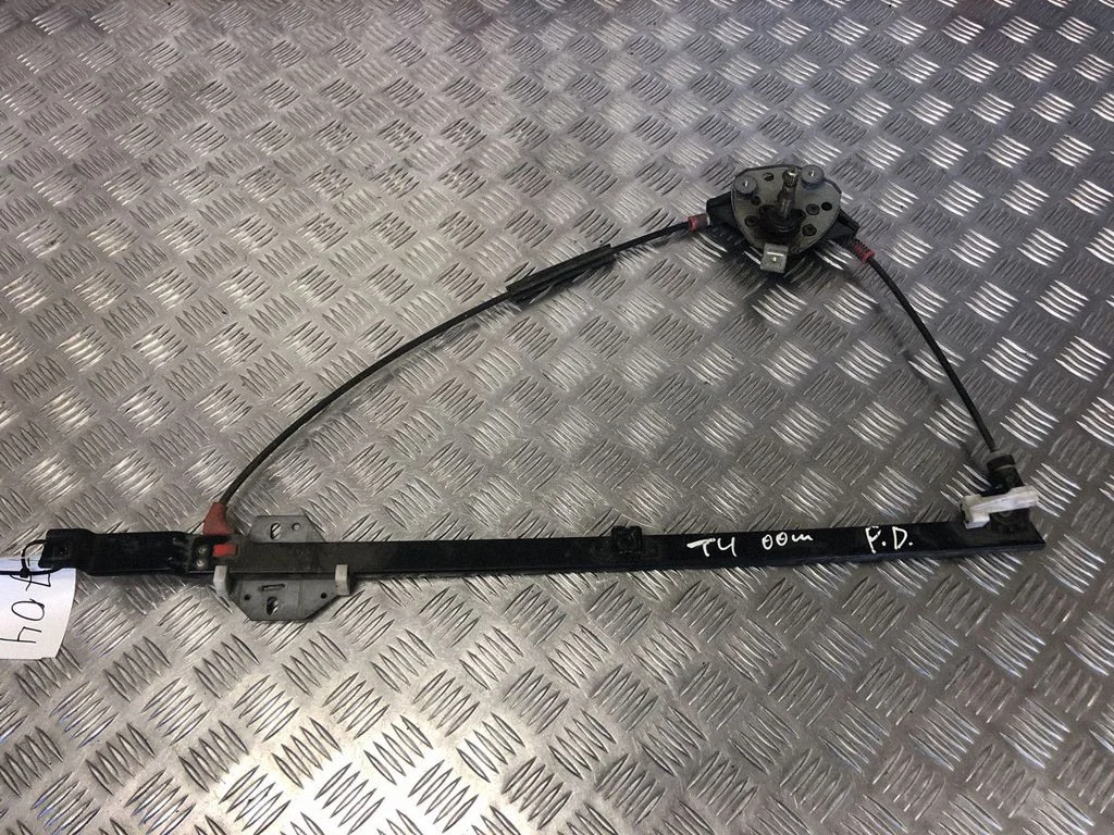 Mechaninis priekinio lango pakėlimo mechanizmas