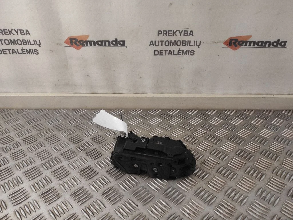 Aizmugurējo durvju slēdzene A6L5TA839016L