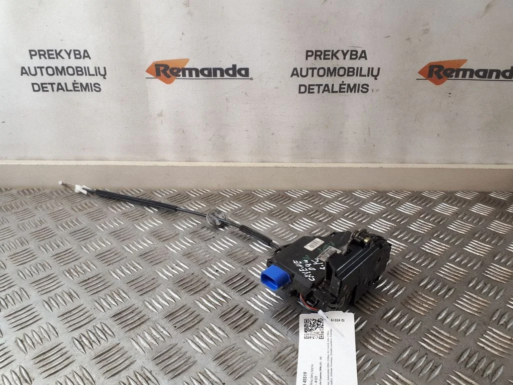 Aizmugurējo durvju slēdzene 7L0839015