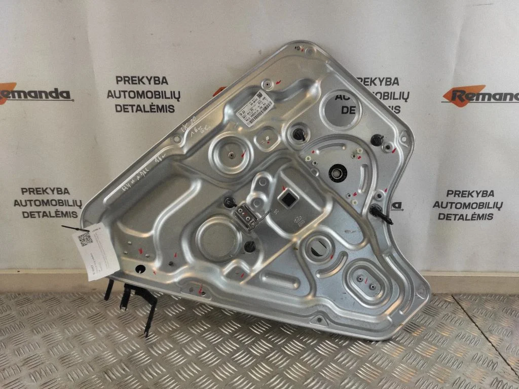 Aizmugurējā el. loga pacēlāja mehānisms bez motoriņa 834701K010