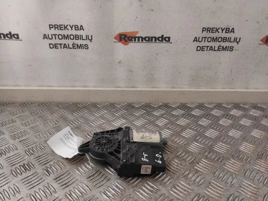 Aizmugurējā loga pacēlāja motoriņš 0130821696